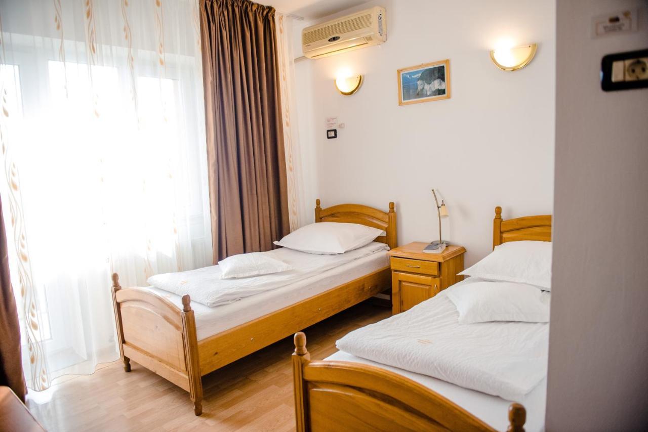 Pensiune Roua 2 Arad Exterior photo
